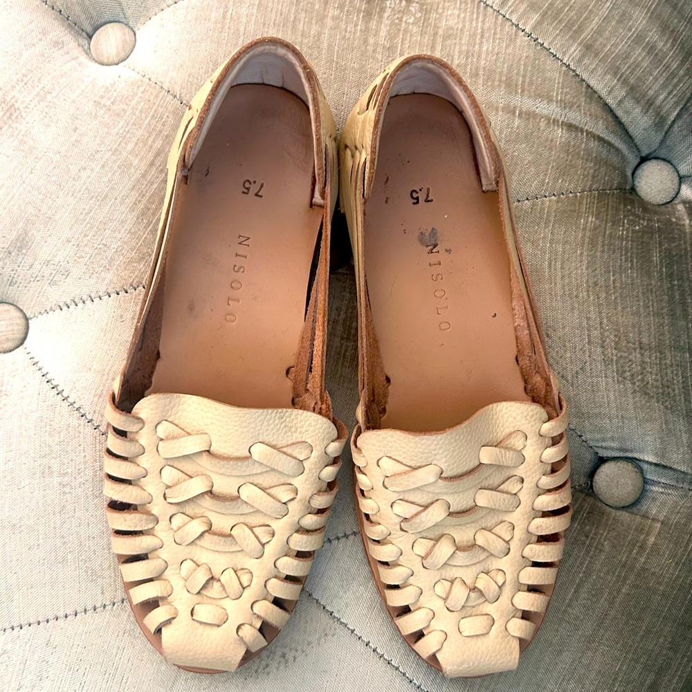 Amazing tan leather hurachie sandals